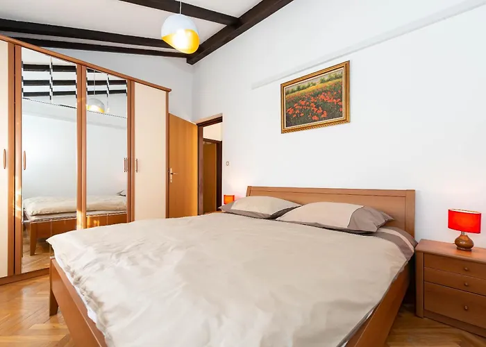 Apartment D&v