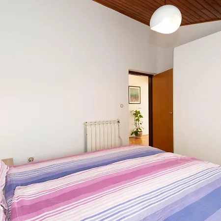 Apartment D&v
